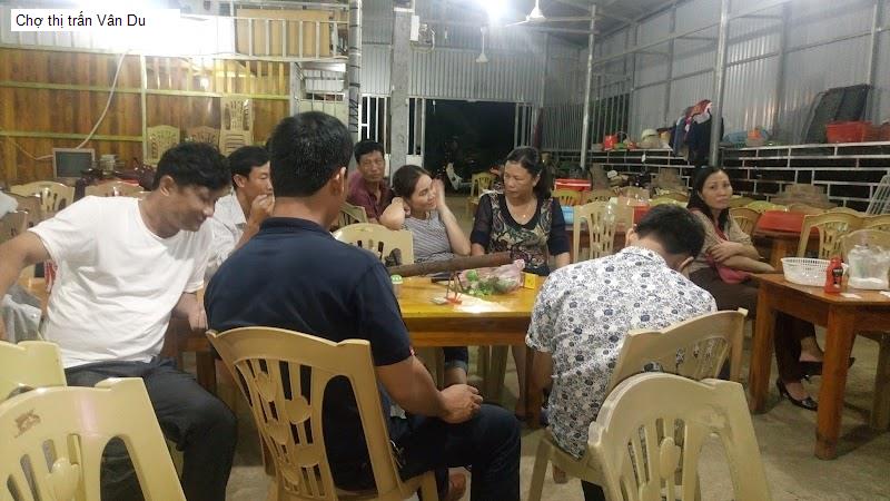 Chợ thị trấn Vân Du