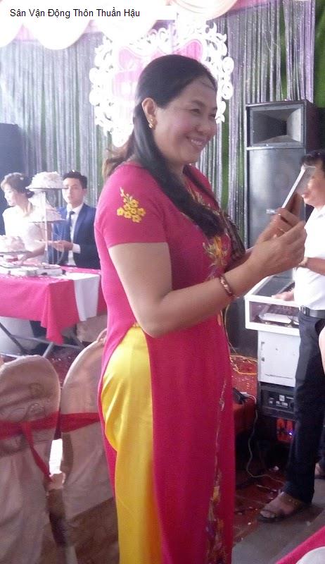 Sân Vận Động Thôn Thuần Hậu